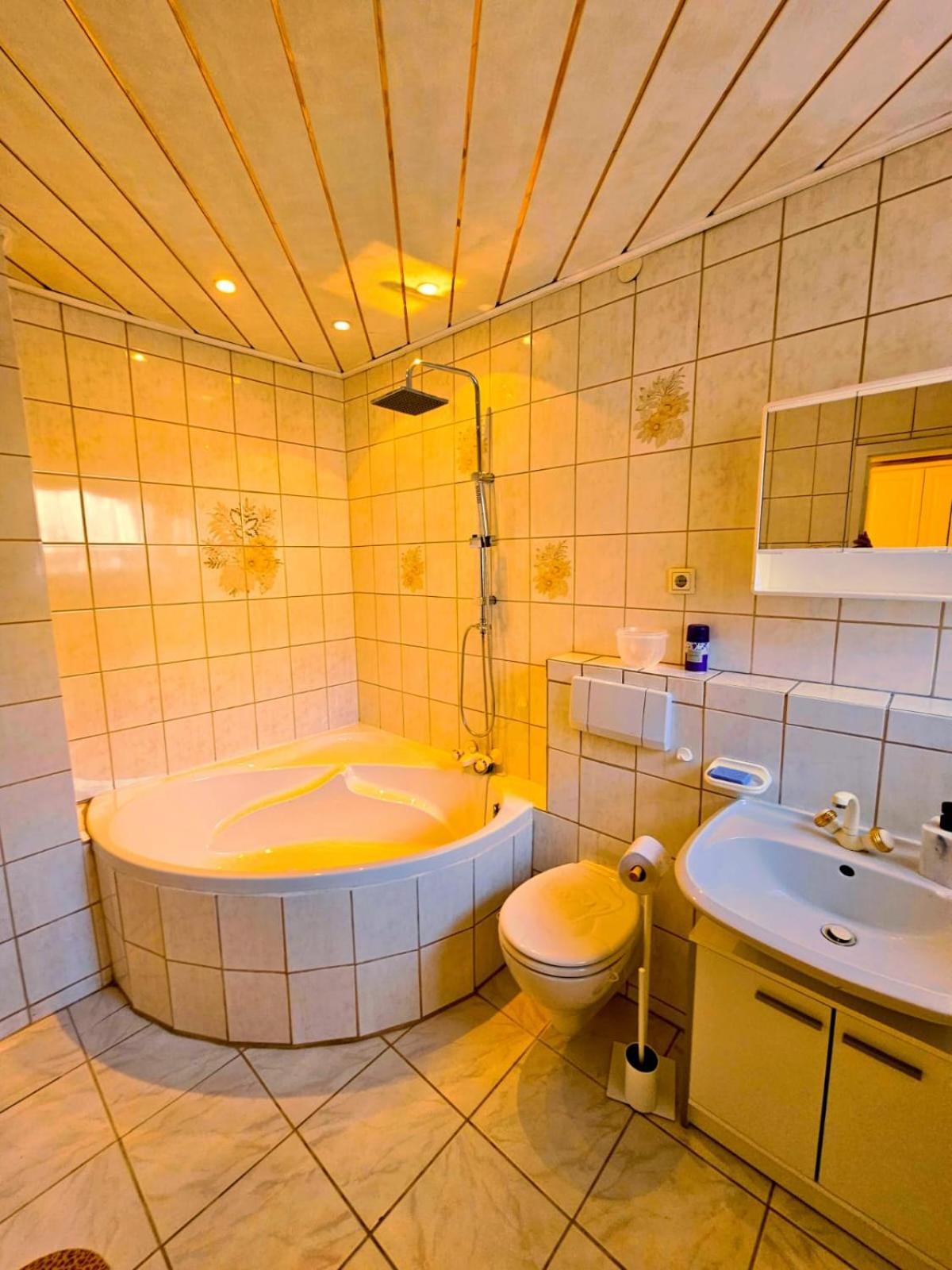 B&R Ferienhaus In Der Naehe Des Flughafens Nuremberg ภายนอก รูปภาพ
