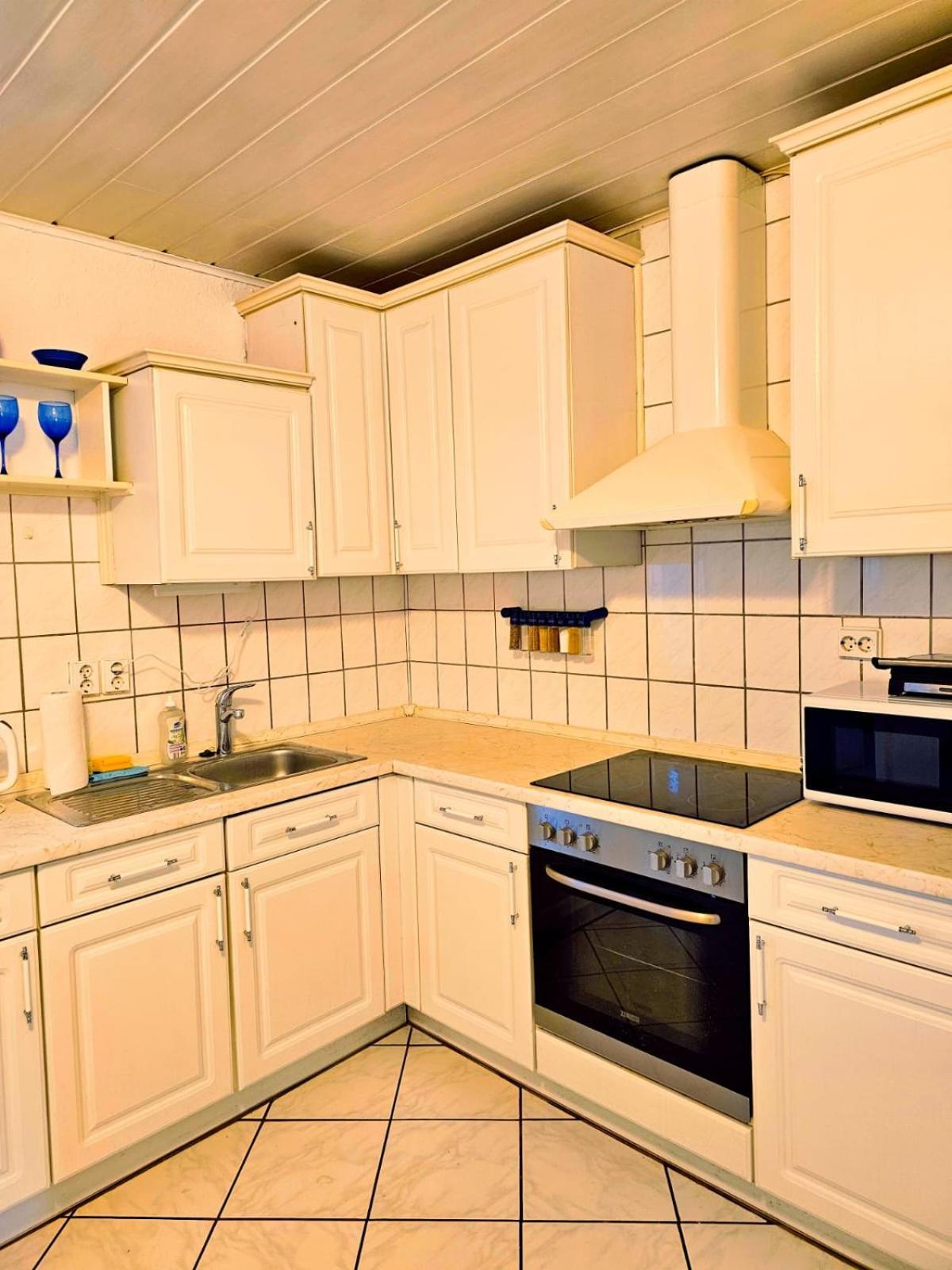 B&R Ferienhaus In Der Naehe Des Flughafens Nuremberg ภายนอก รูปภาพ